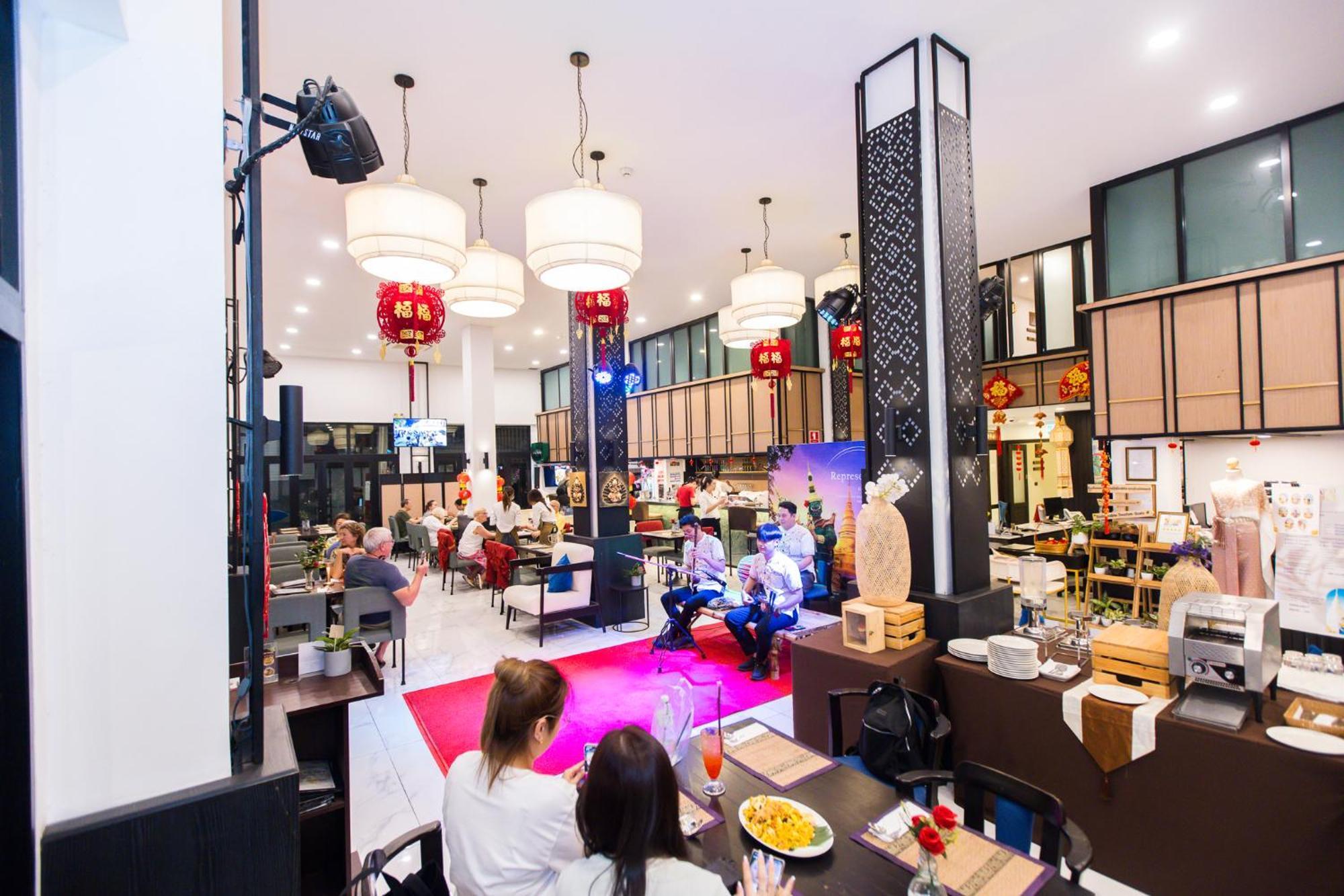 Отель The Experience Walking Street Чиангмай Экстерьер фото