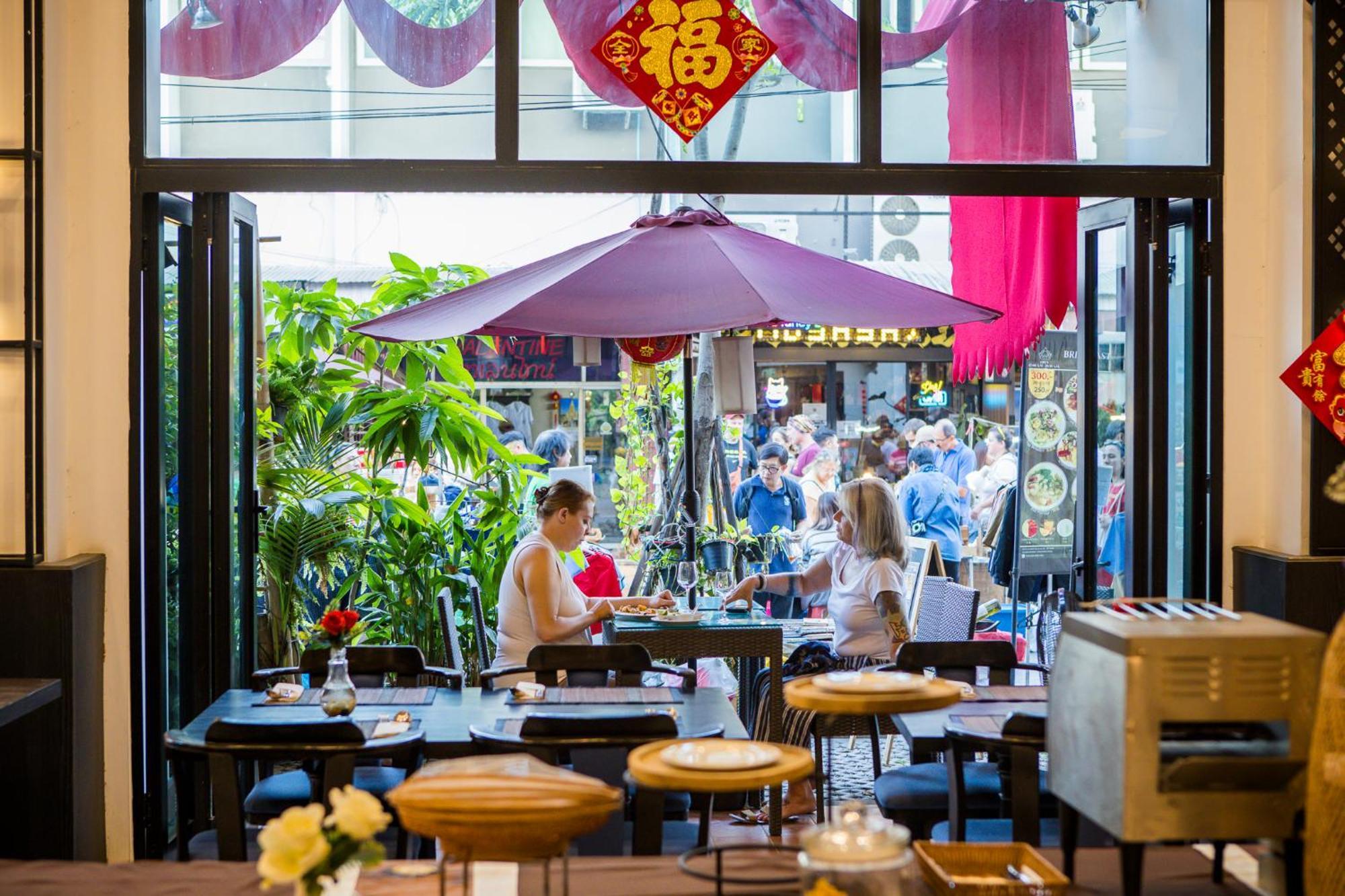 Отель The Experience Walking Street Чиангмай Экстерьер фото