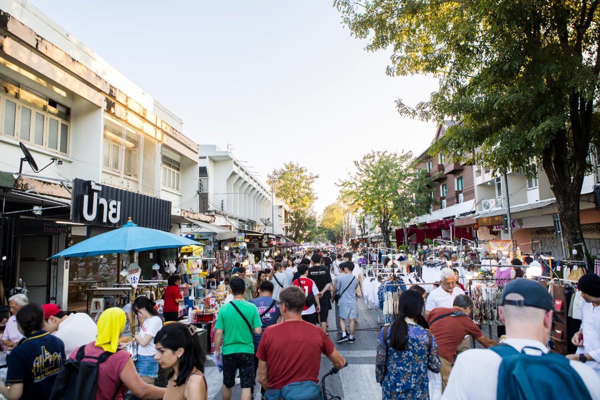 Отель The Experience Walking Street Чиангмай Экстерьер фото