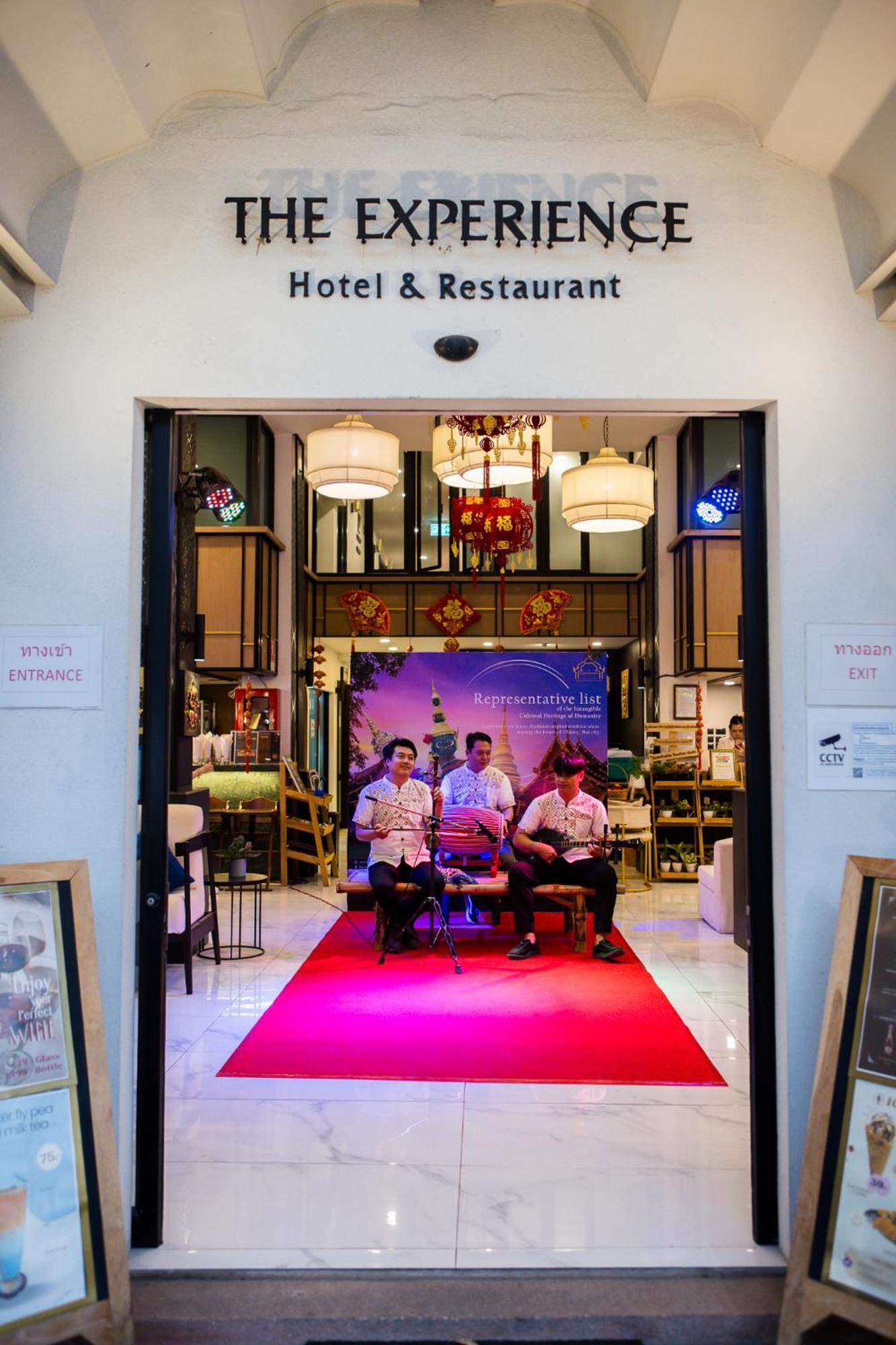 Отель The Experience Walking Street Чиангмай Экстерьер фото