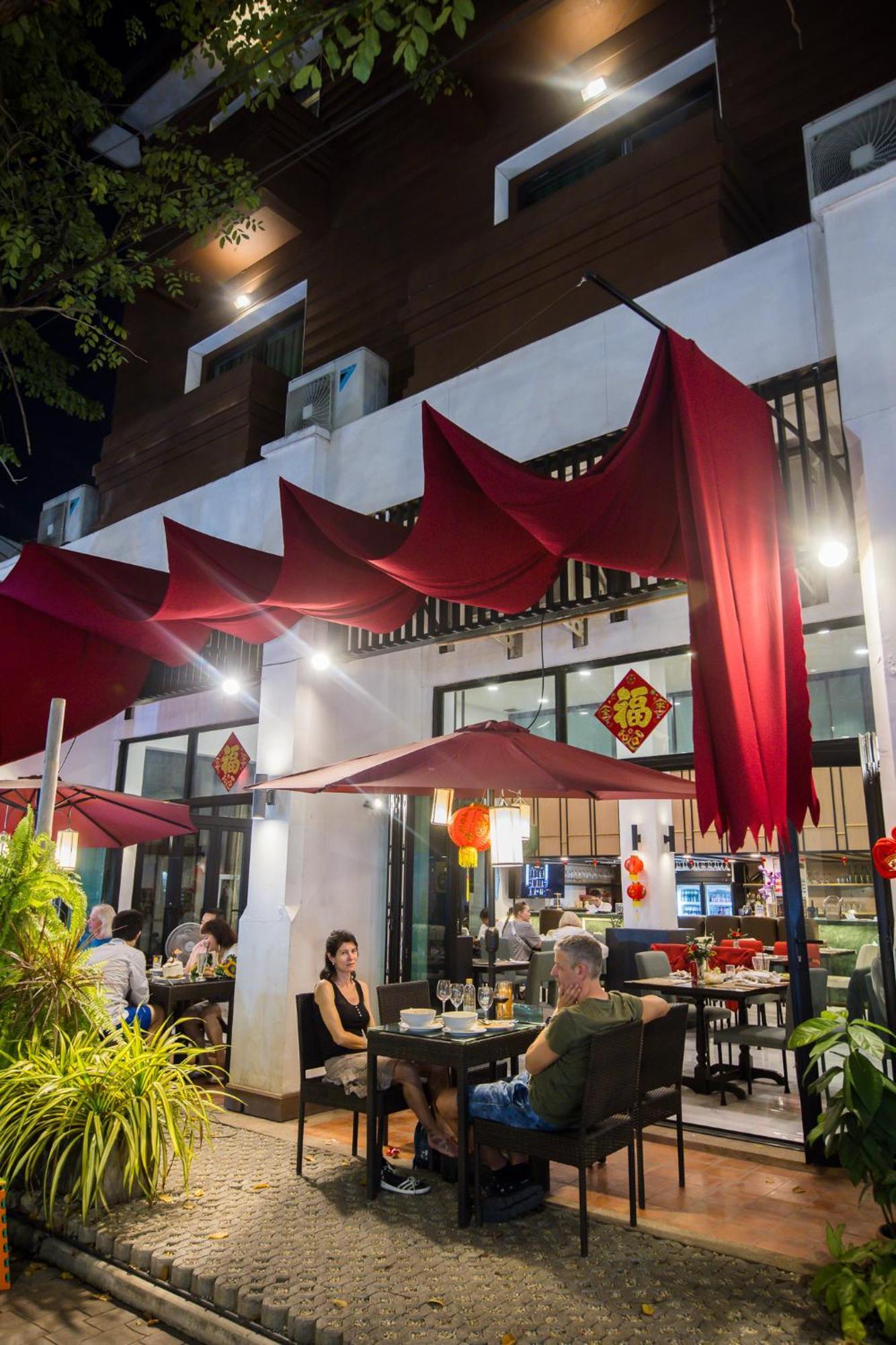 Отель The Experience Walking Street Чиангмай Экстерьер фото